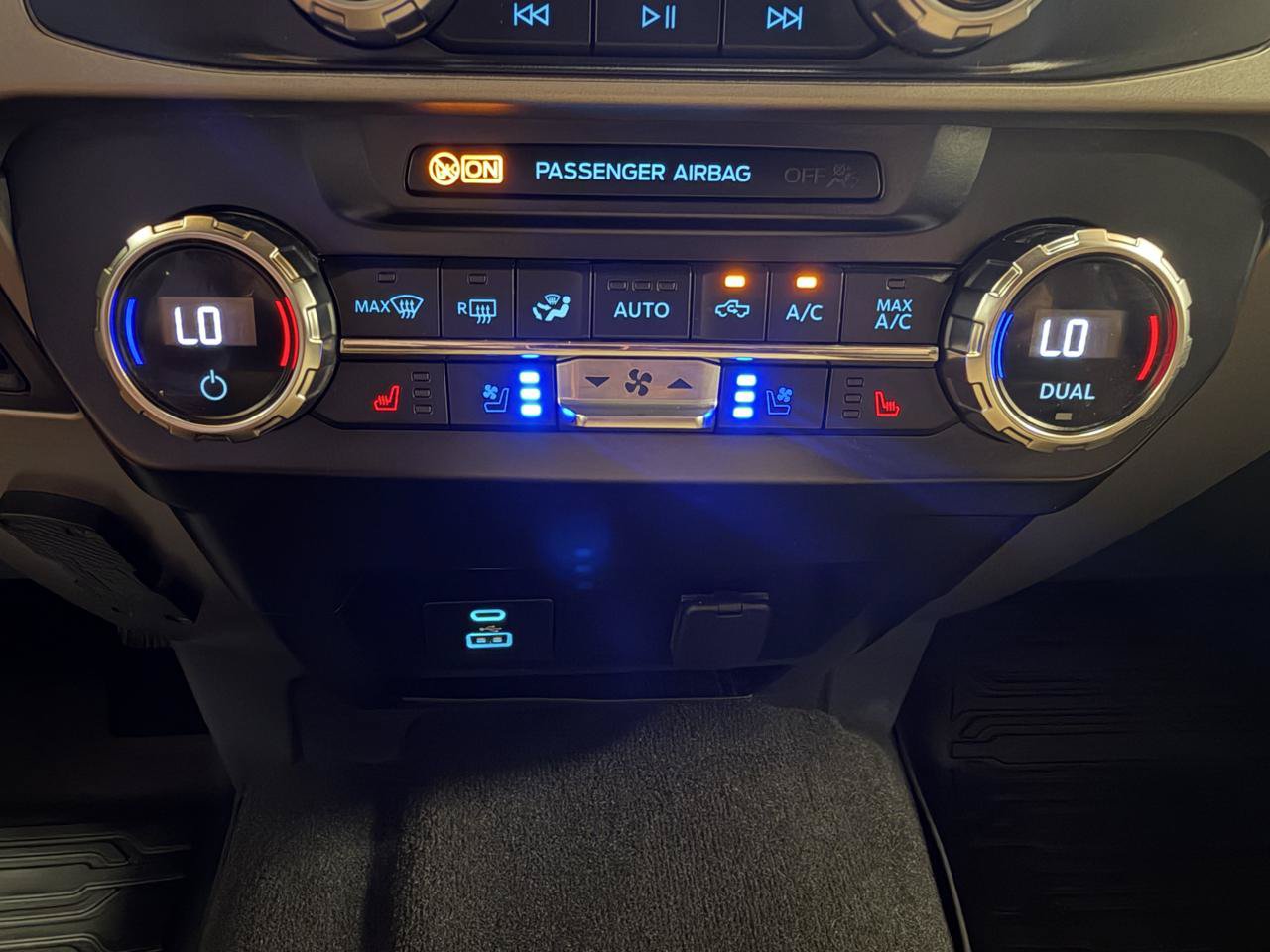 Used 2022 Ford F250 Lariat w/ Chrome Package AWD/4WD image 18