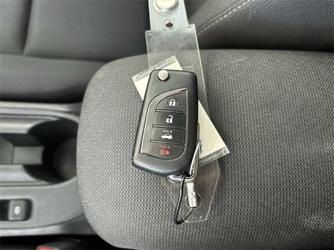 Used 2023 Toyota Corolla LE image 28