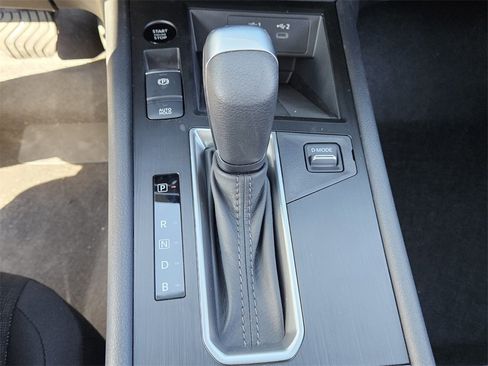 New 2026 Nissan Kicks S image 18