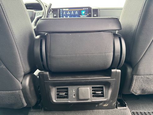 Used 2025 Chevrolet Silverado 2500 LT w/ Convenience Package image 15