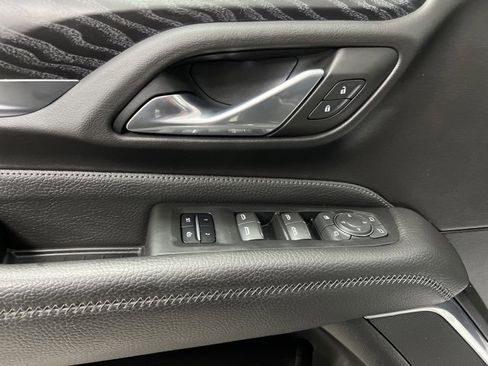 Used 2022 GMC Yukon XL Denali image 25