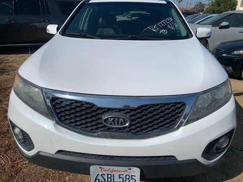 Used 2011 Kia Sorento EX w/ Premium Pkg FWD image 3