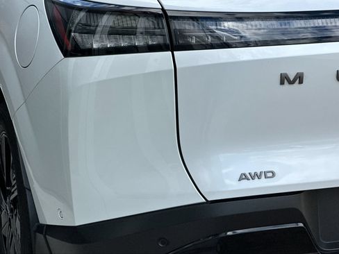 Used 2025 Nissan Murano SV AWD/4WD image 24