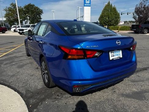 Used 2025 Nissan Altima 2.5 SV FWD image 7
