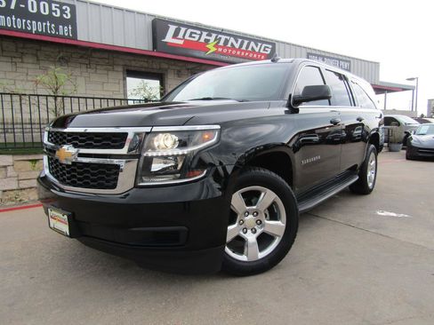 Used 2016 Chevrolet Suburban LT RWD image 1