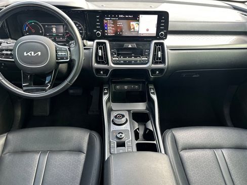 Used 2024 Kia Sorento EX w/ Panoramic Sunroof Package AWD/4WD image 15
