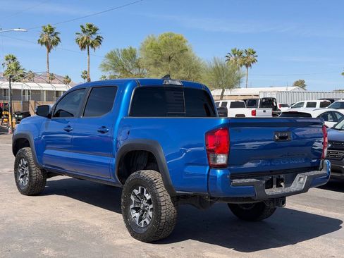 Used 2017 Toyota Tacoma TRD Off-Road w/ Premium & Technology Package AWD/4WD image 6