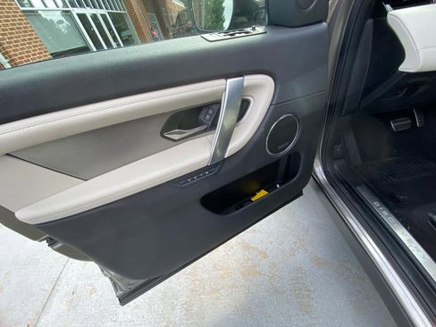 Used 2024 Land Rover Discovery Sport Dynamic SE image 32