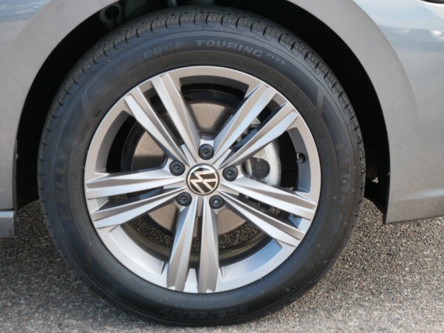 Certified 2023 Volkswagen Jetta SE FWD image 9