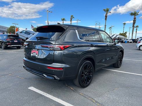 New 2026 Mitsubishi Outlander SE FWD image 5