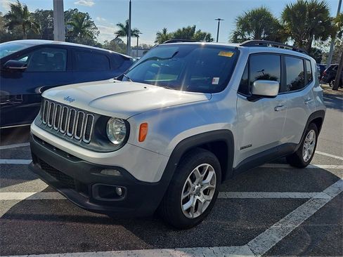Used 2018 Jeep Renegade Latitude w/ Popular Equipment Group image 2