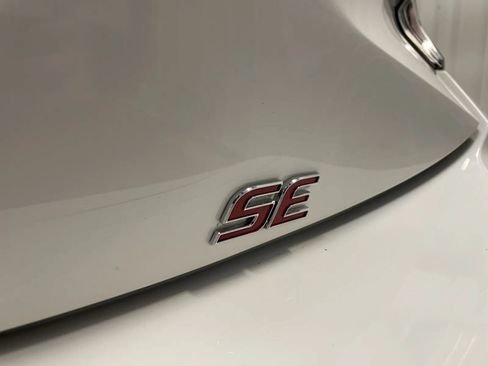 Used 2022 Toyota Corolla SE FWD image 14
