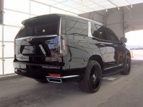 Used 2024 Cadillac Escalade Premium Luxury w/ LPO, Floor Liner Package AWD/4WD image 5
