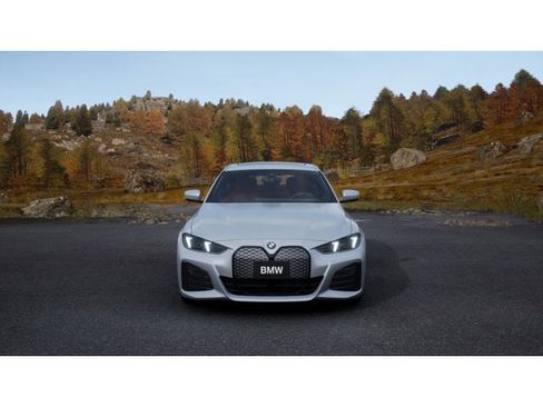 New 2026 BMW i4 eDrive40 RWD image 3