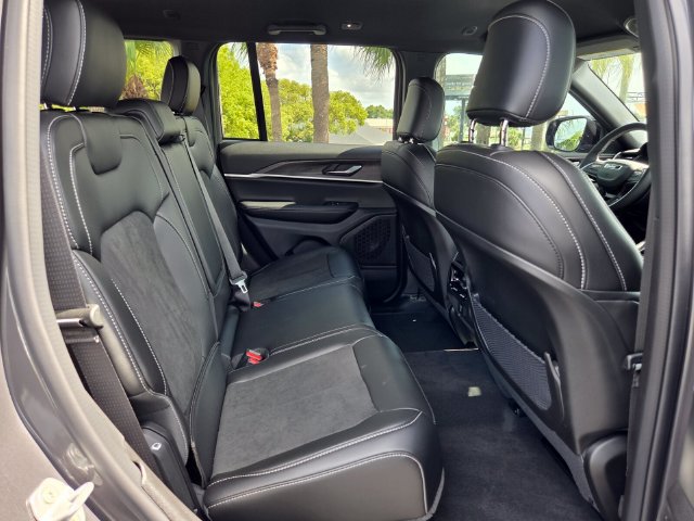 New 2026 Jeep Grand Cherokee Altitude RWD image 16