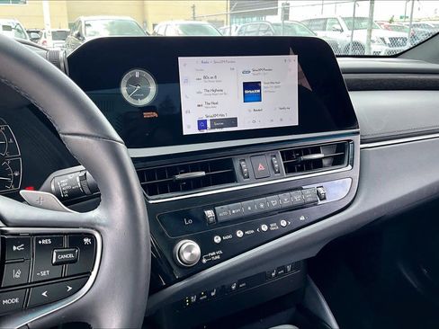 Used 2024 Lexus ES 350 w/ Premium Package image 6