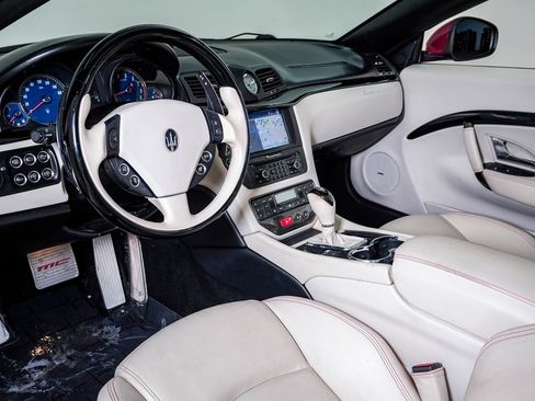 Used 2016 Maserati GranTurismo Sport image 21