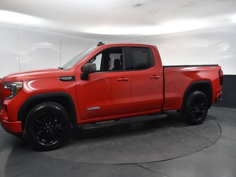 Used 2022 GMC Sierra 1500 Elevation w/ X31 Off-Road Package AWD/4WD image 2