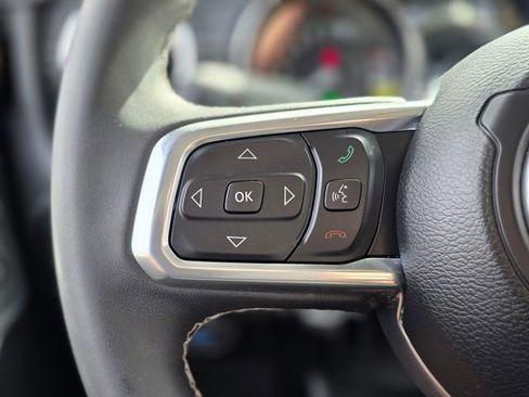 Used 2023 Jeep Wrangler Unlimited Sahara image 25