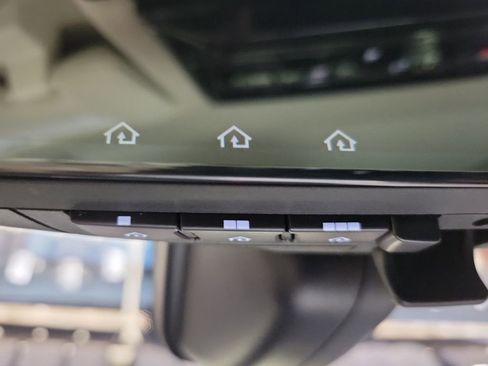 Used 2023 Land Rover Range Rover Long Wheelbase SE image 37