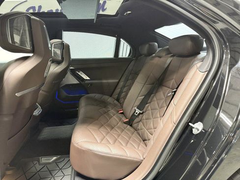 Used 2024 BMW 740i xDrive AWD/4WD image 20