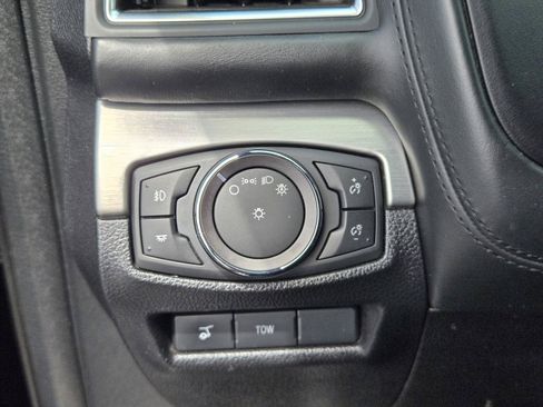 Used 2018 Ford Explorer Platinum AWD/4WD image 19