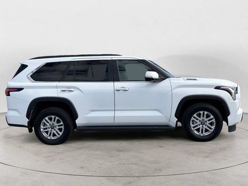Used 2025 Toyota Sequoia SR5 AWD/4WD image 4