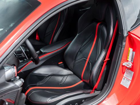 Used 2019 Ferrari 812 Superfast RWD image 44