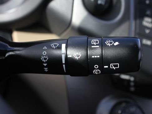 Used 2010 Toyota RAV4 AWD image 15