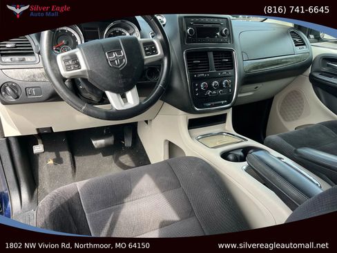 Used 2014 Dodge Grand Caravan SXT w/ Rear Park Assist Package image 8