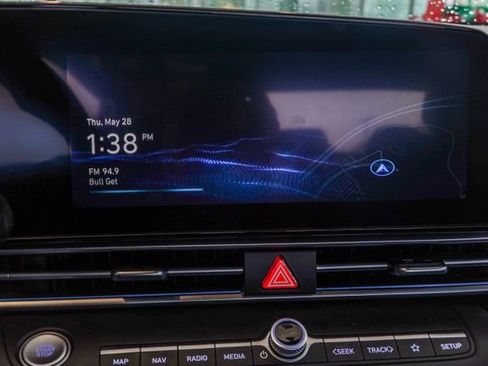 Used 2025 Hyundai Elantra SEL FWD image 19