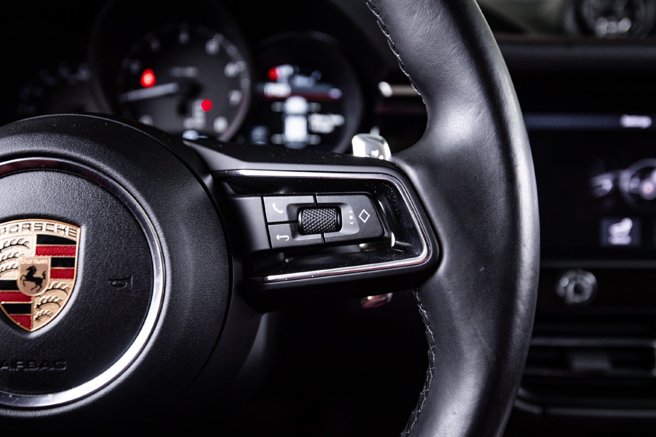 Certified 2024 Porsche Macan AWD/4WD image 16