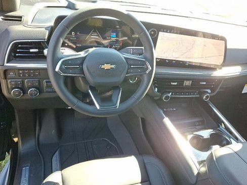 New 2026 Chevrolet Suburban LT w/ Comfort Package image 7