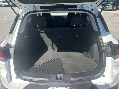 Used 2025 Chevrolet TrailBlazer LT FWD image 18