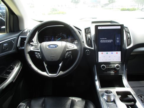 Used 2022 Ford Edge Titanium AWD/4WD image 11