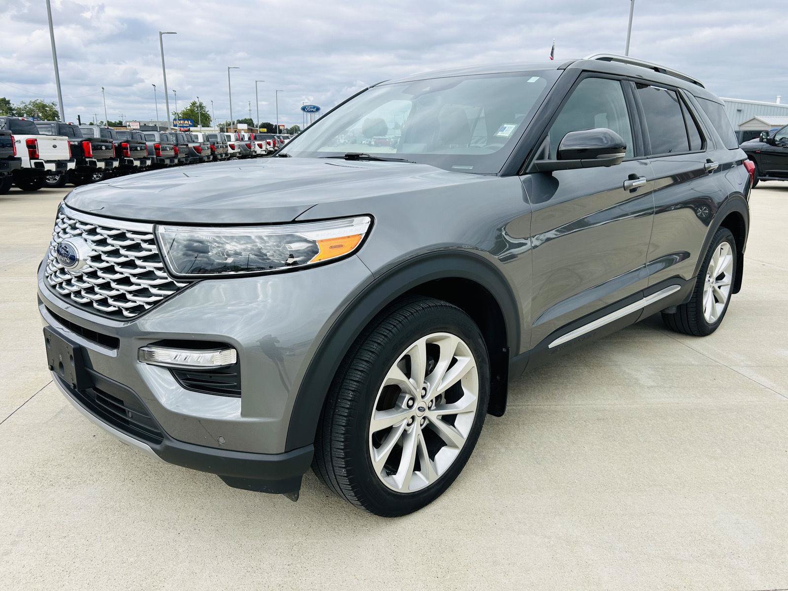 Used 2023 Ford Explorer Platinum w/ Technology Package AWD/4WD image 42