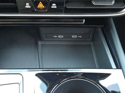 Used 2024 Volkswagen Atlas Cross Sport SE image 39