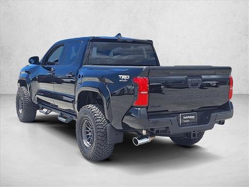 Used 2025 Toyota Tacoma TRD Sport AWD/4WD image 7