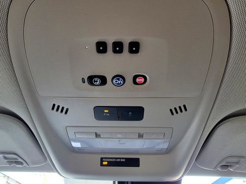 Used 2015 Chevrolet Volt Premium w/ Premium Trim Package image 39