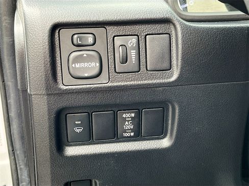 Used 2018 Toyota 4Runner TRD Off-Road Premium image 10