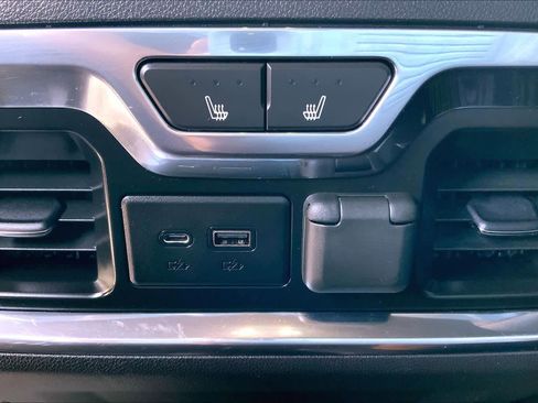 Used 2019 GMC Sierra 1500 AT4 w/ AT4 Premium Package AWD/4WD image 36