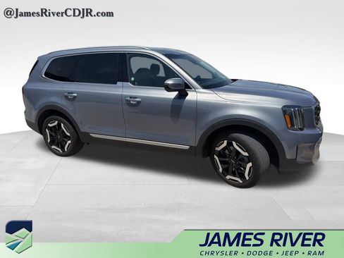 Used 2025 Kia Telluride S FWD image 5