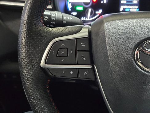 Used 2021 Toyota Sienna XSE image 19