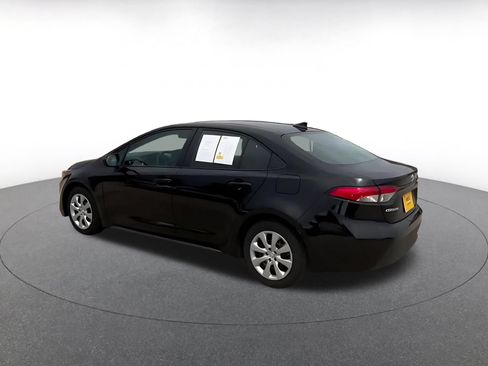 Used 2025 Toyota Corolla LE FWD image 9