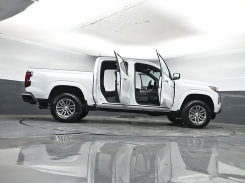 Used 2024 Chevrolet Colorado LT image 48