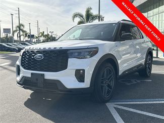 Used 2025 Ford Explorer ST-Line w/ Premium Package video 2