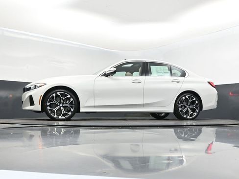 New 2026 BMW 330i Sedan w/ Convenience Package image 39