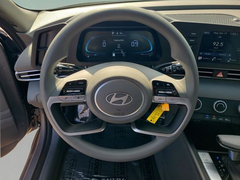 New 2026 Hyundai Elantra SE image 21