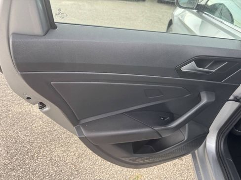 Used 2019 Volkswagen Jetta SE FWD image 18