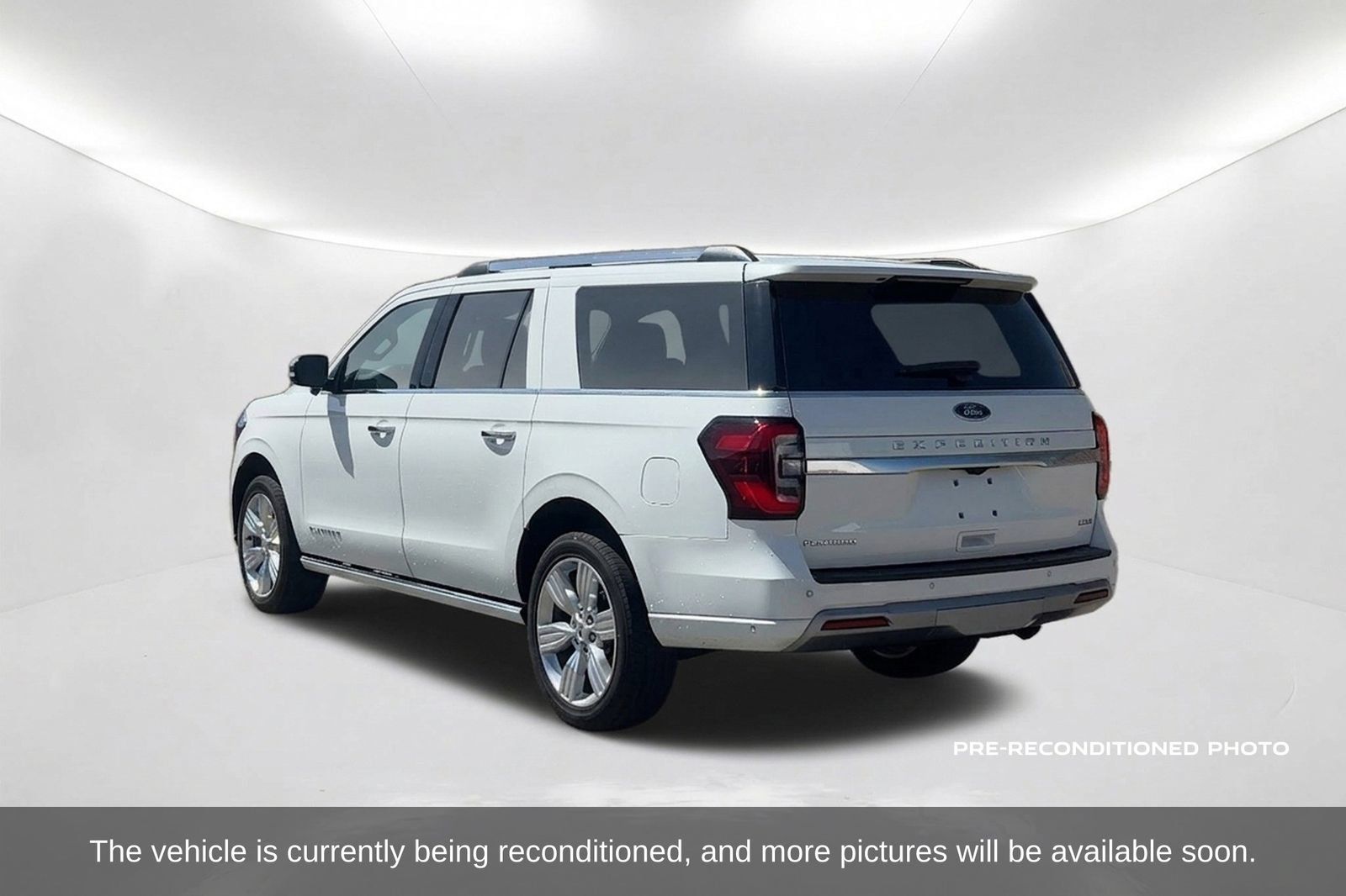 Used 2024 Ford Expedition Max Platinum AWD/4WD image 8